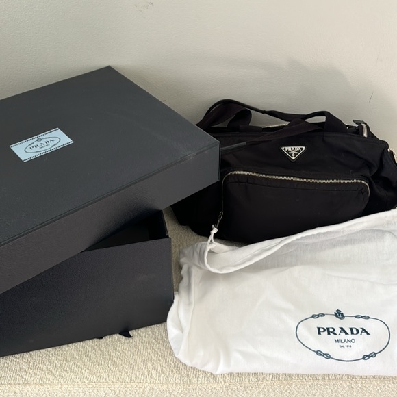 Authentic Prada Re-Nylon Baby Bag. Amazing condition! - Picture 2 of 8